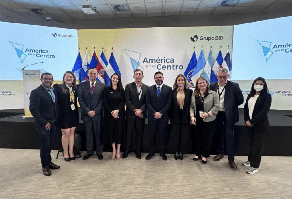 ofrece becas de talento