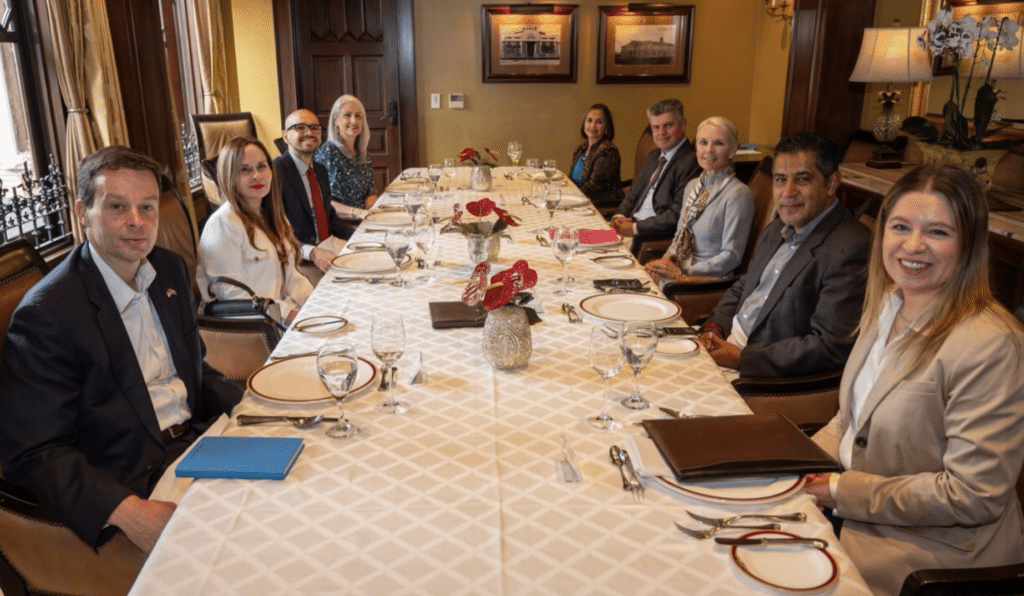 Embajador de los Estados Unidos de América